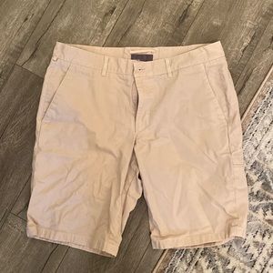 Men’s 32 Vince Light Khaki Shorts